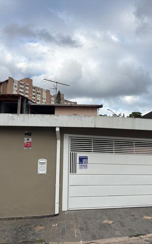 Casa para alugar com 249m², 4 quartos e 5 vagas Casa para alugar com 249m², 4 quartos e 5 vagasFachada