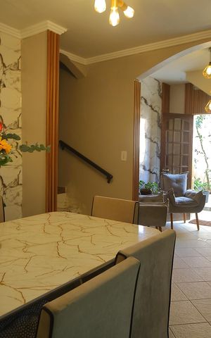 Casa para alugar com 249m², 4 quartos e 5 vagasSala de jantar 