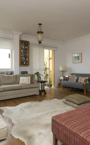 Apartamento à venda com 127m², 3 quartos e 2 vagas Apartamento à venda com 127m², 3 quartos e 2 vagasSala
