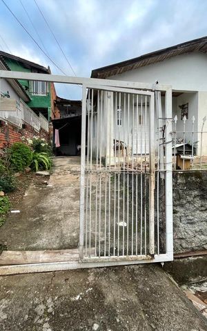 Casa à venda com 54m², 2 quartos e 1 vaga Casa à venda com 54m², 2 quartos e 1 vagaPlaca Instalada em 09/06/2026 - Cod.VZOE-470
