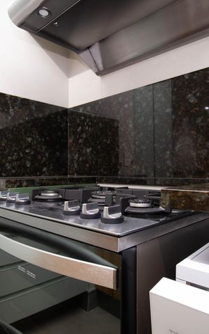 Apartamento à venda com 76m², 2 quartos e 2 vagas Apartamento à venda com 76m², 2 quartos e 2 vagasCozinha e Área de Serviço