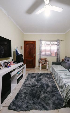 Casa à venda com 150m², 2 quartos e 2 vagas Casa à venda com 150m², 2 quartos e 2 vagasSala