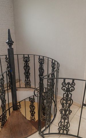 Casa à venda com 130m², 3 quartos e 2 vagas Casa à venda com 130m², 3 quartos e 2 vagasHall