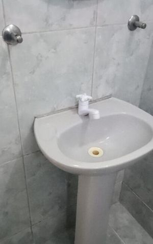 Casa à venda com 74m², 1 quarto e sem vaga Casa à venda com 74m², 1 quarto e sem vagaBanheiro
