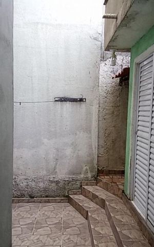 Casa à venda com 74m², 1 quarto e sem vaga Casa à venda com 74m², 1 quarto e sem vagaÁrea externa