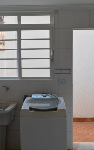 Casa para alugar com 490m², 3 quartos e 5 vagasÁrea de Serviço