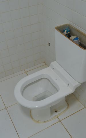 Casa para alugar com 490m², 3 quartos e 5 vagasBanheiro da Suíte 1