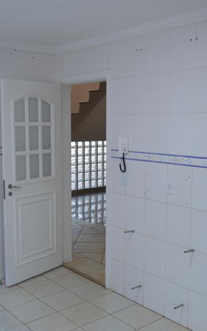 Casa para alugar com 490m², 3 quartos e 5 vagasCozinha