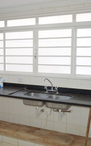 Casa para alugar com 490m², 3 quartos e 5 vagasCozinha