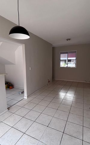 Casa de condomínio à venda com 85m², 3 quartos e 1 vaga Casa de condomínio à venda com 85m², 3 quartos e 1 vagaSala