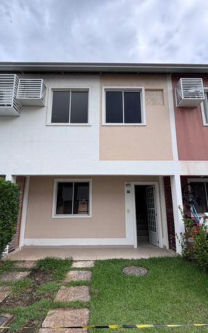 Casa de condomínio à venda com 85m², 3 quartos e 1 vaga Casa de condomínio à venda com 85m², 3 quartos e 1 vagaFachada