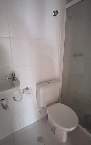 Casa de condomínio à venda com 85m², 3 quartos e 1 vaga Casa de condomínio à venda com 85m², 3 quartos e 1 vagaBanheiro