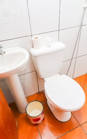 Casa à venda com 139m², 2 quartos e 2 vagasBanheiro 1