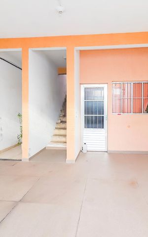Casa à venda com 139m², 2 quartos e 2 vagasGaragem