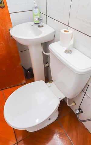 Casa à venda com 139m², 2 quartos e 2 vagasBanheiro 1