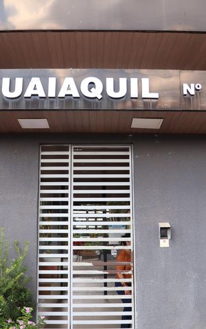 Apartamento para alugar com 82m², 2 quartos e 1 vagaFachada