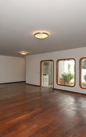 Casa para alugar com 800m², 5 quartos e 9 vagasSala