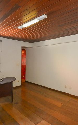Casa para alugar com 800m², 5 quartos e 9 vagasEscritório