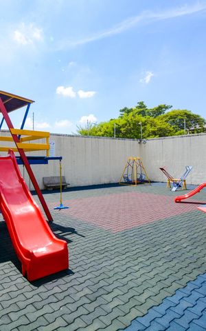 Casa de condomínio à venda com 200m², 3 quartos e 2 vagas Casa de condomínio à venda com 200m², 3 quartos e 2 vagasÁrea comum - Playground