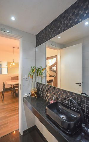 Casa de condomínio à venda com 200m², 3 quartos e 2 vagas Casa de condomínio à venda com 200m², 3 quartos e 2 vagasLavabo