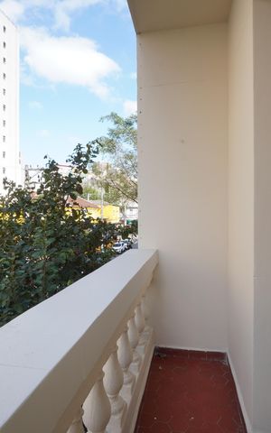 Apartamento à venda com 100m², 2 quartos e sem vagaVaranda