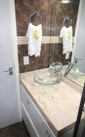 Apartamento à venda com 83m², 3 quartos e 2 vagasQuarto 3 - Banheiro