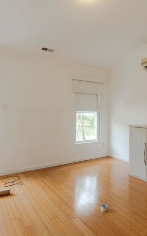 Casa de condomínio para alugar com 220m², 4 quartos e 2 vagas Casa de condomínio para alugar com 220m², 4 quartos e 2 vagasSuíte