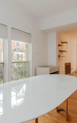 Casa de condomínio para alugar com 220m², 4 quartos e 2 vagas Casa de condomínio para alugar com 220m², 4 quartos e 2 vagasSala