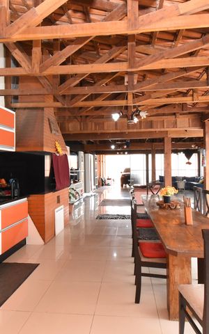 Casa para alugar com 700m², 5 quartos e 6 vagasÁrea gourmet