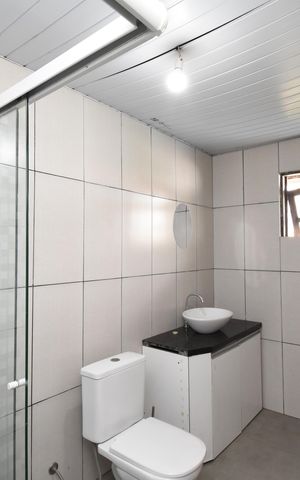 Casa para alugar com 700m², 5 quartos e 6 vagasBanheiro da casa Externa
