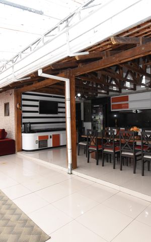Casa para alugar com 700m², 5 quartos e 6 vagasÁrea gourmet