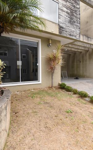 Casa de condomínio para alugar com 123m², 2 quartos e 1 vagaVaranda/Garagem
