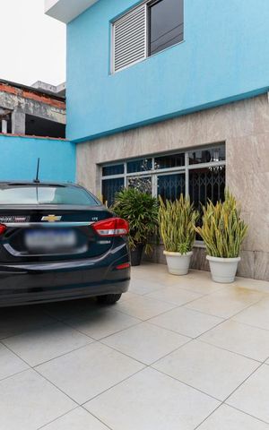 Casa à venda com 251m², 4 quartos e 4 vagas Casa à venda com 251m², 4 quartos e 4 vagasGaragem