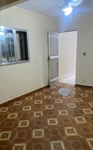 Casa para alugar com 1m², 2 quartos e sem vaga Casa para alugar com 1m², 2 quartos e sem vagaSala