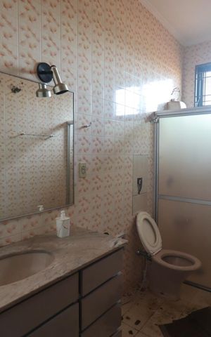 Casa para alugar com 123m², 3 quartos e 4 vagas Casa para alugar com 123m², 3 quartos e 4 vagasBanheiro Social