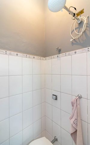Casa à venda com 252m², 3 quartos e 4 vagasGaragem - Banheiro
