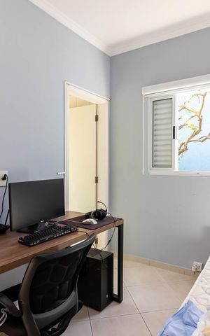 Casa à venda com 252m², 3 quartos e 4 vagasQuarto de Serviço
