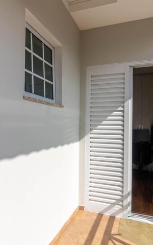 Casa à venda com 252m², 3 quartos e 4 vagasVaranda das Suítes 2 e 3