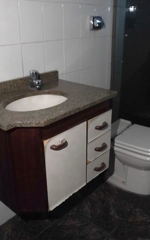 Casa à venda com 249m², 4 quartos e 3 vagasBanheiro social 2