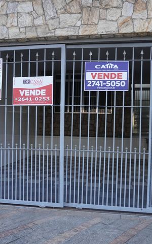 Casa à venda com 249m², 4 quartos e 3 vagasFachada