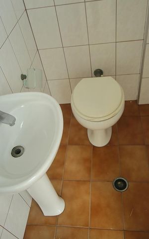 Casa à venda com 400m², 3 quartos e 3 vagasBanheiro Área de convivência ( Churrasqueira ) 
