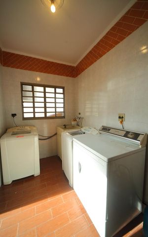 Casa à venda com 400m², 3 quartos e 3 vagasÁrea de Serviço