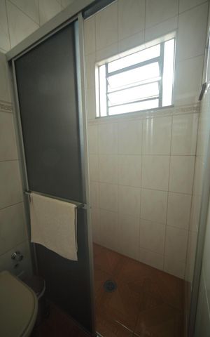 Casa à venda com 400m², 3 quartos e 3 vagasBanheiro - Suíte 2 
