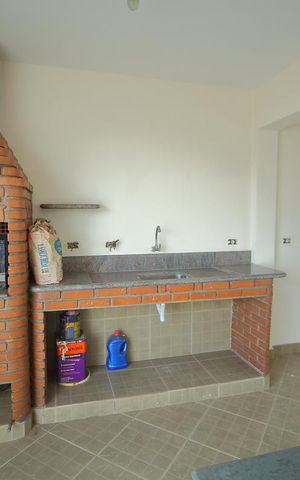 Casa à venda com 400m², 3 quartos e 3 vagasÁrea de convivência ( Churrasqueira ) 