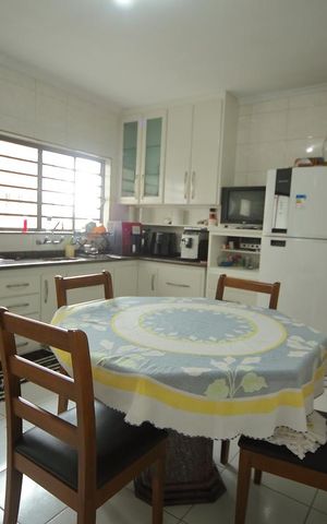 Casa à venda com 400m², 3 quartos e 3 vagasCozinha 