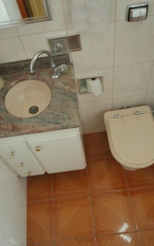 Casa à venda com 400m², 3 quartos e 3 vagasBanheiro - Suíte 2 