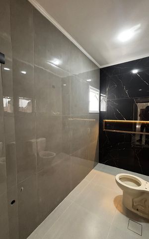 Apartamento à venda com 134m², 2 quartos e 2 vagas Apartamento à venda com 134m², 2 quartos e 2 vagasBanheiro da Suíte