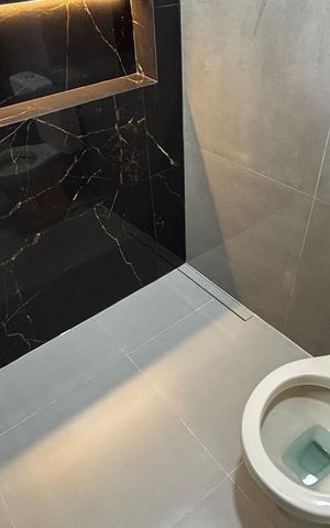 Apartamento à venda com 134m², 2 quartos e 2 vagas Apartamento à venda com 134m², 2 quartos e 2 vagasBanheiro da Suíte