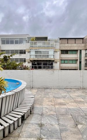 Apartamento à venda com 248m², 3 quartos e 2 vagas Apartamento à venda com 248m², 3 quartos e 2 vagasCobertura
