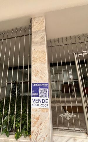 Apartamento à venda com 248m², 3 quartos e 2 vagas Apartamento à venda com 248m², 3 quartos e 2 vagasPlaca